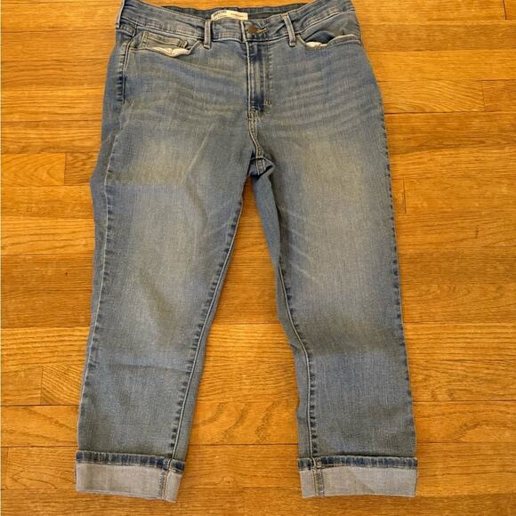 Levi's Signature mid rise cuffed medium wash capri jeans pants size 10
 b15 - Picture 1 of 6